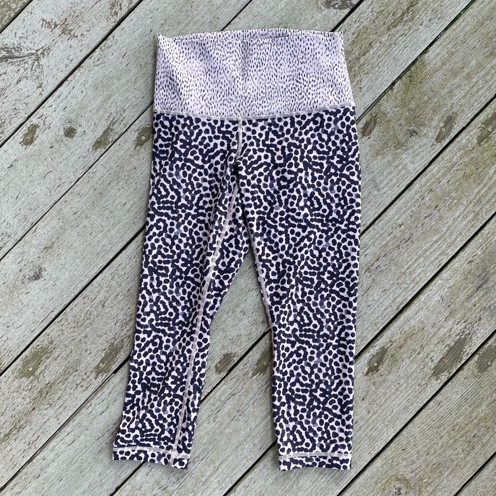 Lululemon crop leggings, size 6